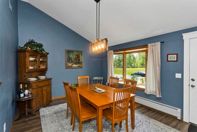 25 Ballard St, Easthampton, MA 01027