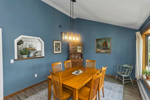 25 Ballard St, Easthampton, MA 01027