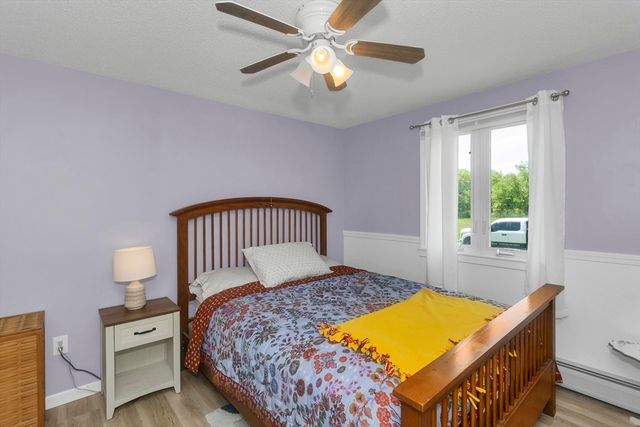 25 Ballard St, Easthampton, MA 01027