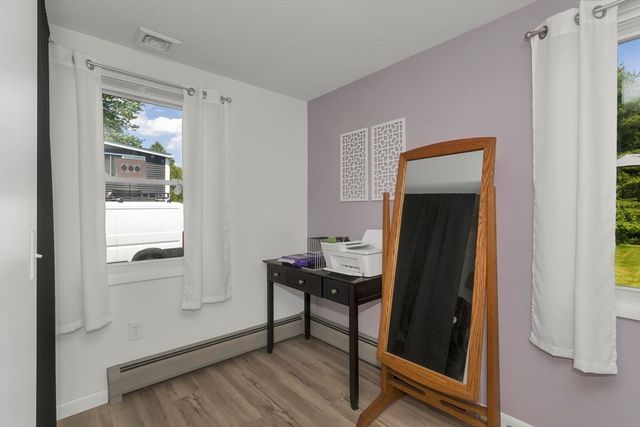25 Ballard St, Easthampton, MA 01027