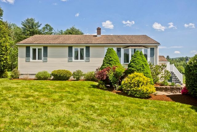 25 Ballard St, Easthampton, MA 01027