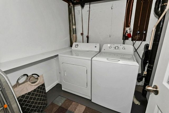 25 Ballard St, Easthampton, MA 01027