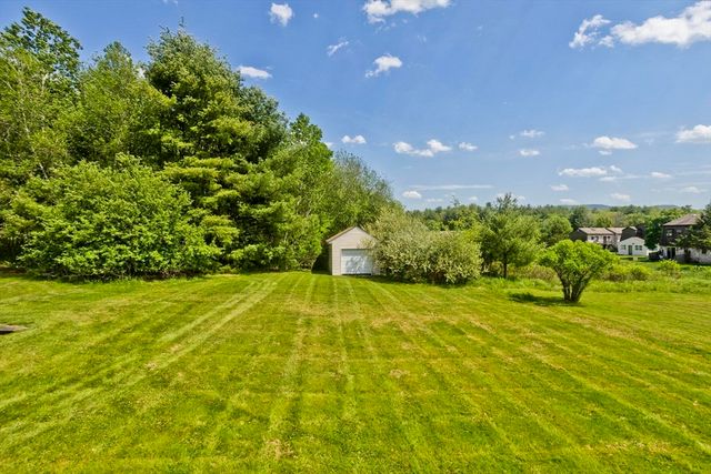 25 Ballard St, Easthampton, MA 01027