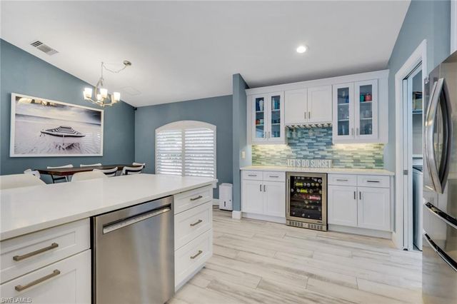 1092 Tivoli DR, Naples, FL 34104