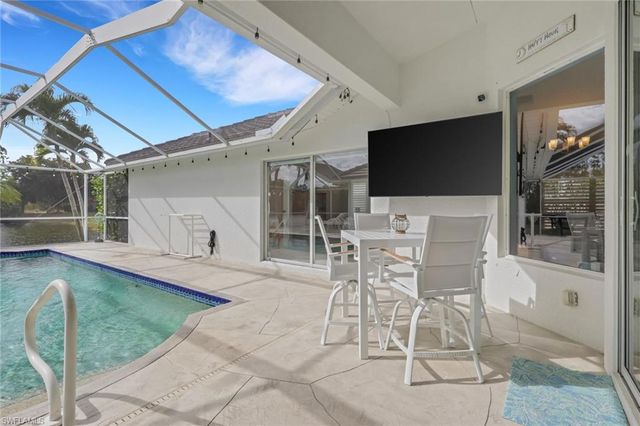 1092 Tivoli DR, Naples, FL 34104