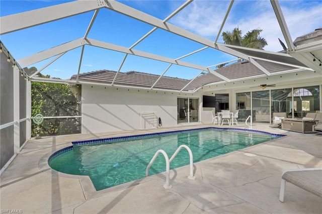 1092 Tivoli DR, Naples, FL 34104