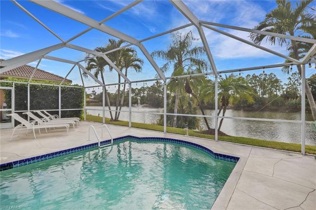 1092 Tivoli DR, Naples, FL 34104