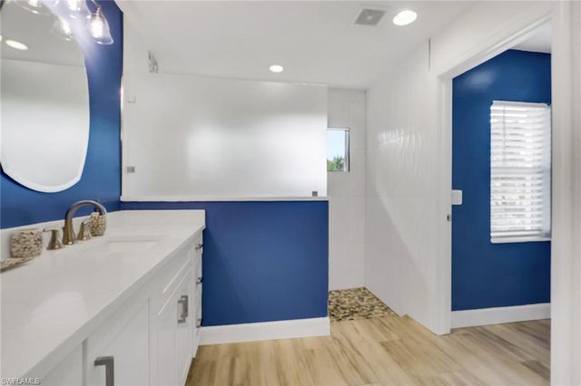 1092 Tivoli DR, Naples, FL 34104