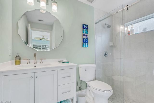 1092 Tivoli DR, Naples, FL 34104