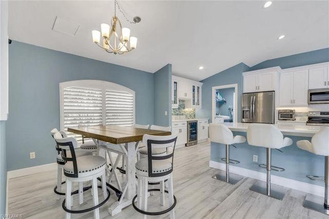 1092 Tivoli DR, Naples, FL 34104