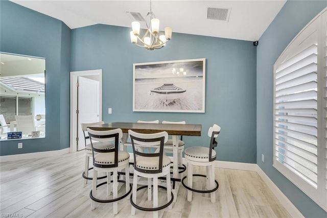 1092 Tivoli DR, Naples, FL 34104