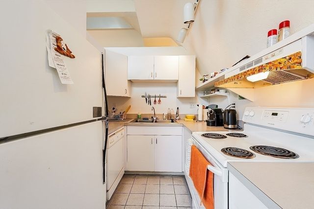 32 Mason Terrace 2, Brookline, MA 02446