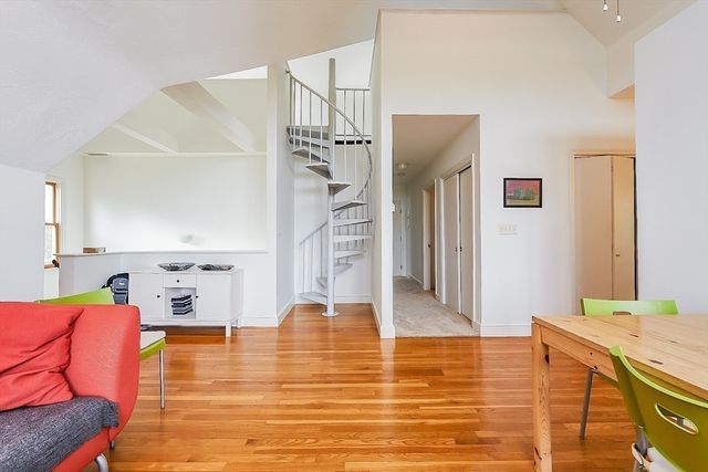 32 Mason Terrace 2, Brookline, MA 02446