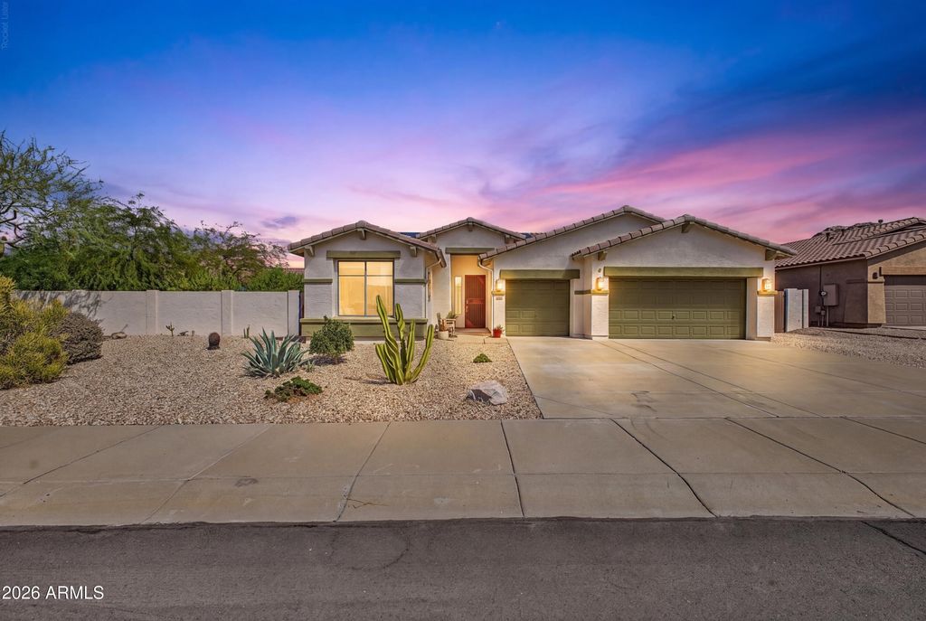 10135 S 185TH Avenue, Goodyear, AZ 85338 — exterior
