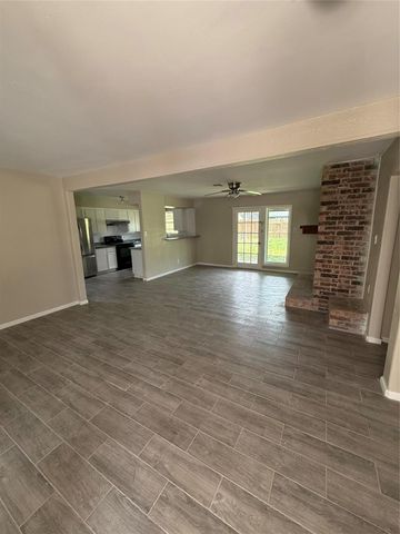 626 Shore Acres Boulevard, La Porte, TX 77571