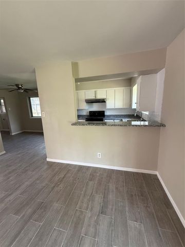 626 Shore Acres Boulevard, La Porte, TX 77571