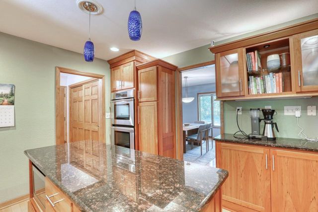 1248 N Lost Woods ROAD, Summit, WI 53066