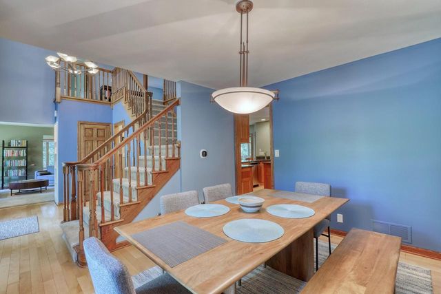 1248 N Lost Woods ROAD, Summit, WI 53066
