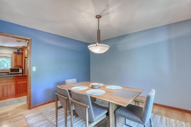 1248 N Lost Woods ROAD, Summit, WI 53066