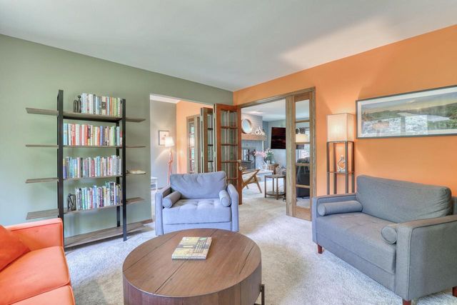 1248 N Lost Woods ROAD, Summit, WI 53066