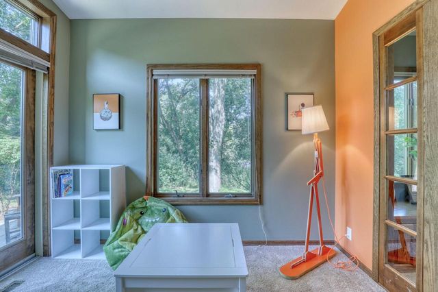 1248 N Lost Woods ROAD, Summit, WI 53066
