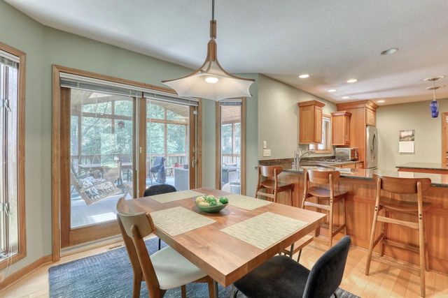 1248 N Lost Woods ROAD, Summit, WI 53066