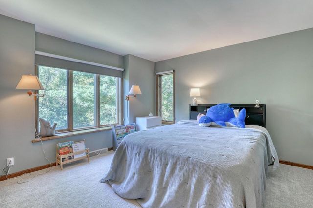 1248 N Lost Woods ROAD, Summit, WI 53066