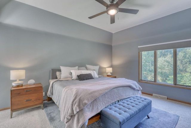 1248 N Lost Woods ROAD, Summit, WI 53066