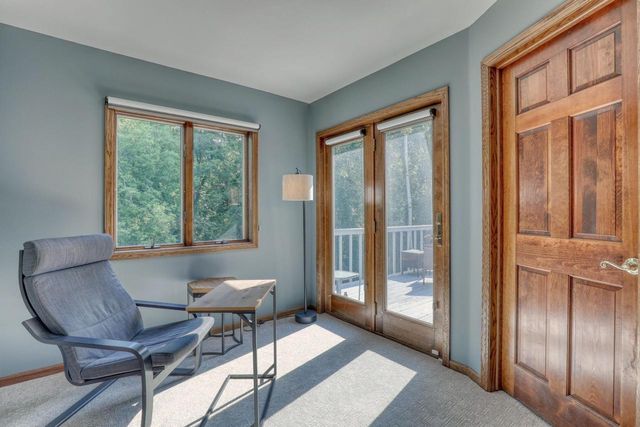 1248 N Lost Woods ROAD, Summit, WI 53066