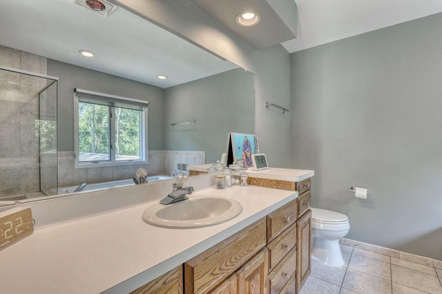 1248 N Lost Woods ROAD, Summit, WI 53066