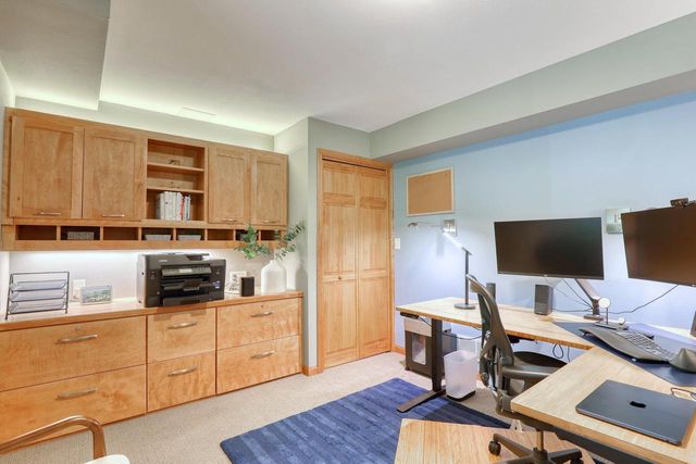 1248 N Lost Woods ROAD, Summit, WI 53066
