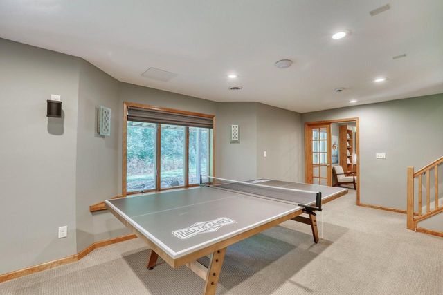 1248 N Lost Woods ROAD, Summit, WI 53066