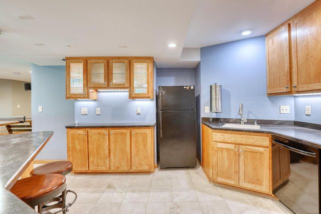 1248 N Lost Woods ROAD, Summit, WI 53066