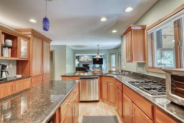 1248 N Lost Woods ROAD, Summit, WI 53066