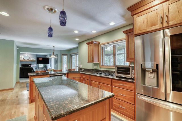 1248 N Lost Woods ROAD, Summit, WI 53066