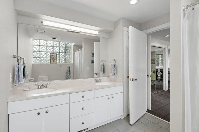 1906 Old Orchard Court, Ann Arbor, MI 48103