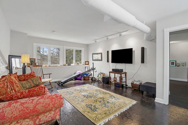 1906 Old Orchard Court, Ann Arbor, MI 48103