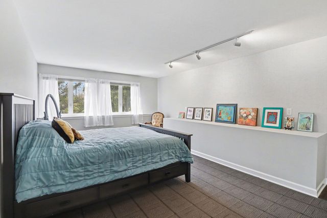 1906 Old Orchard Court, Ann Arbor, MI 48103