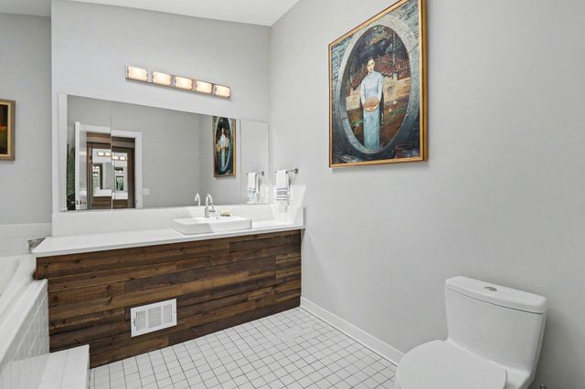 1906 Old Orchard Court, Ann Arbor, MI 48103