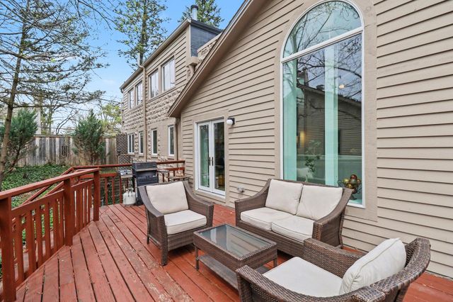 1906 Old Orchard Court, Ann Arbor, MI 48103