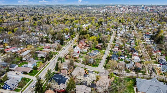 1906 Old Orchard Court, Ann Arbor, MI 48103