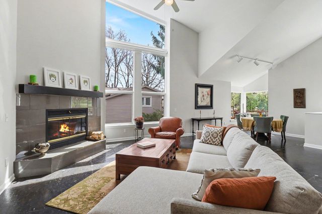 1906 Old Orchard Court, Ann Arbor, MI 48103