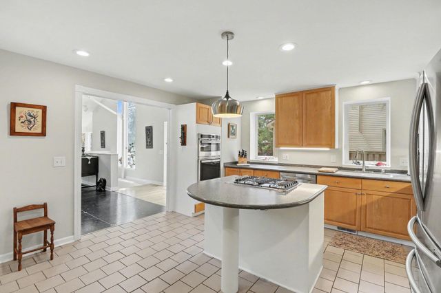 1906 Old Orchard Court, Ann Arbor, MI 48103