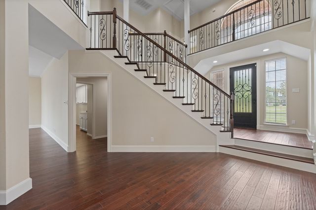 6035 Oak Hollow Drive, Burleson, TX 76028