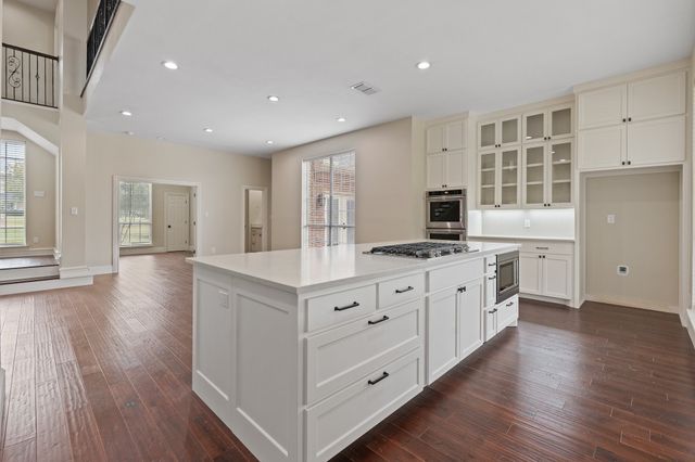 6035 Oak Hollow Drive, Burleson, TX 76028