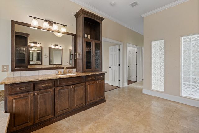 6035 Oak Hollow Drive, Burleson, TX 76028