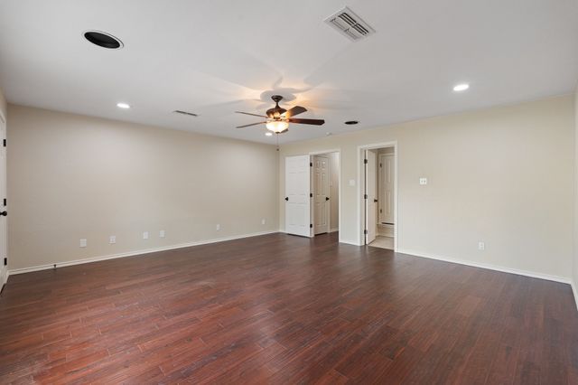6035 Oak Hollow Drive, Burleson, TX 76028