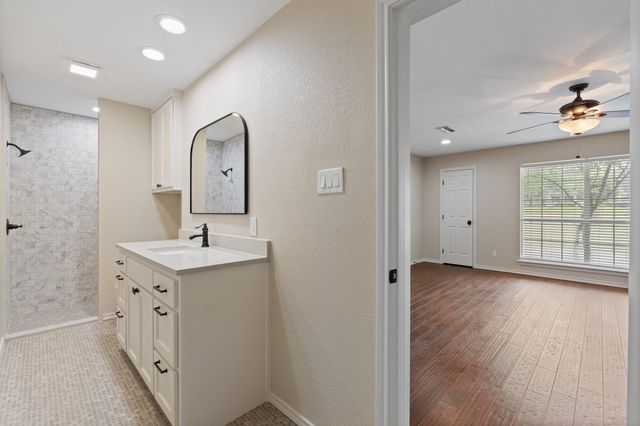 6035 Oak Hollow Drive, Burleson, TX 76028