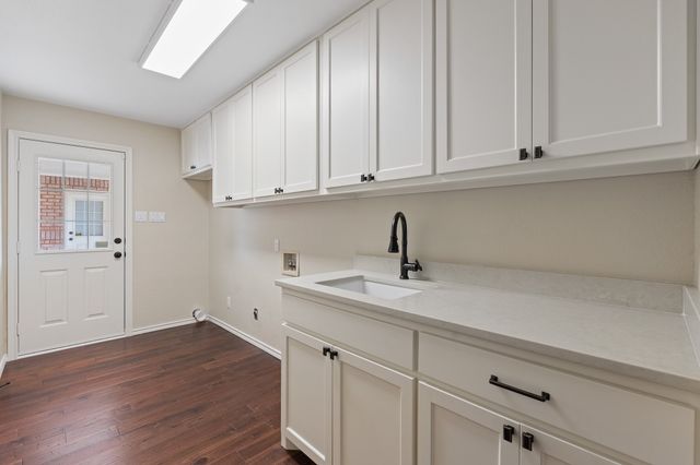 6035 Oak Hollow Drive, Burleson, TX 76028
