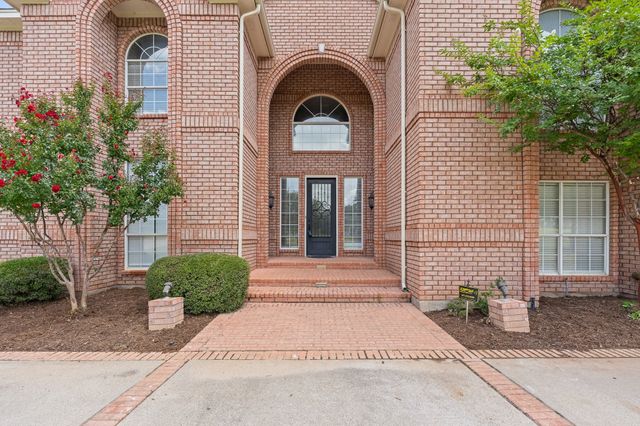 6035 Oak Hollow Drive, Burleson, TX 76028